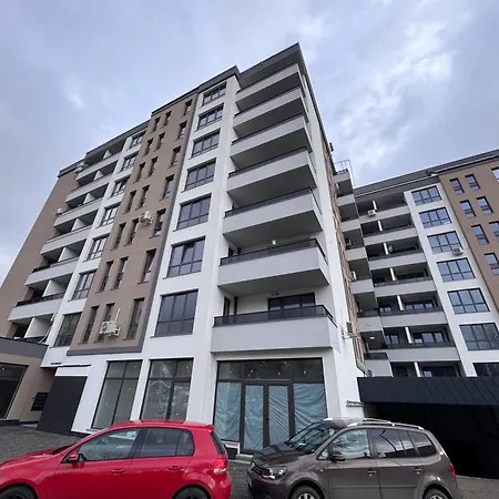 Modern 1br Apartment, Spacious Balcony, Fast Wifi & Free Parking *