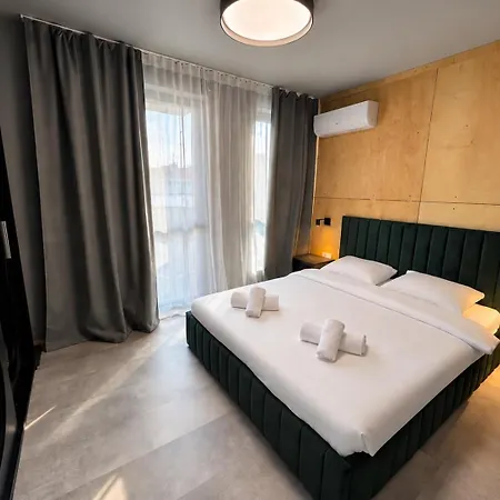 Apartmán Modern 1br Apartment, Spacious Balcony, Fast Wifi & Free Parking