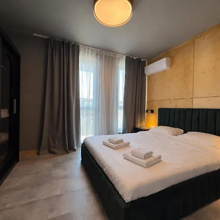 Apartmán Modern 1br Apartment, Spacious Balcony, Fast Wifi & Free Parking *