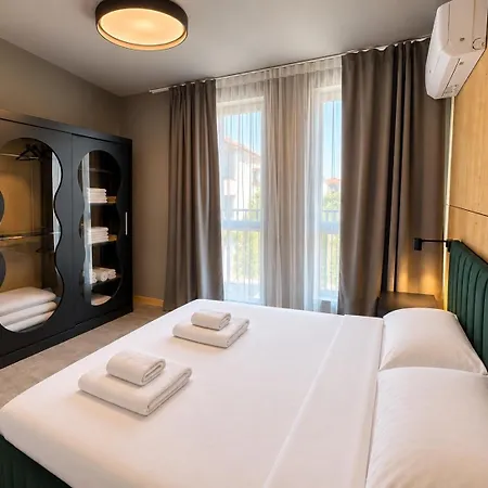 Modern 1br Apartment, Spacious Balcony, Fast Wifi & Free Parking *